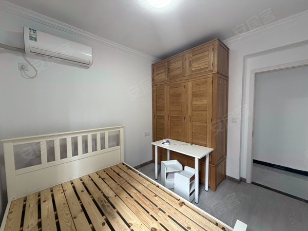 海宁长安镇农发区聚东德胜府德胜府，三室两厅一卫，燃气热水器，家具家电齐全，拎包入住出租房源真实图片