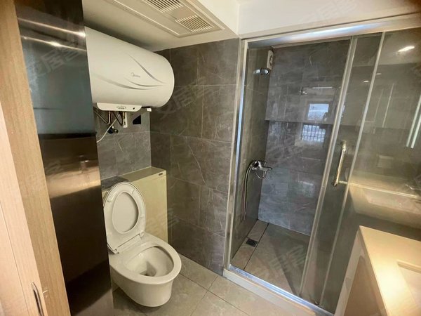 地铁口旁  中海凤凰熙岸 精装复式公寓出租出租房源真实图片