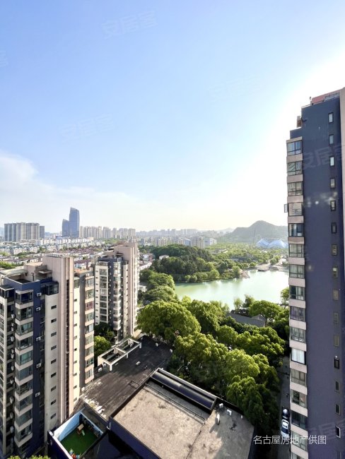 新港名城花园4室2厅2卫164㎡南北588万