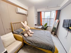 重庆九龙坡石桥铺急租 押一付一0中介 石桥铺龙湖 轻奢风单间配套落地窗出租房源真实图片