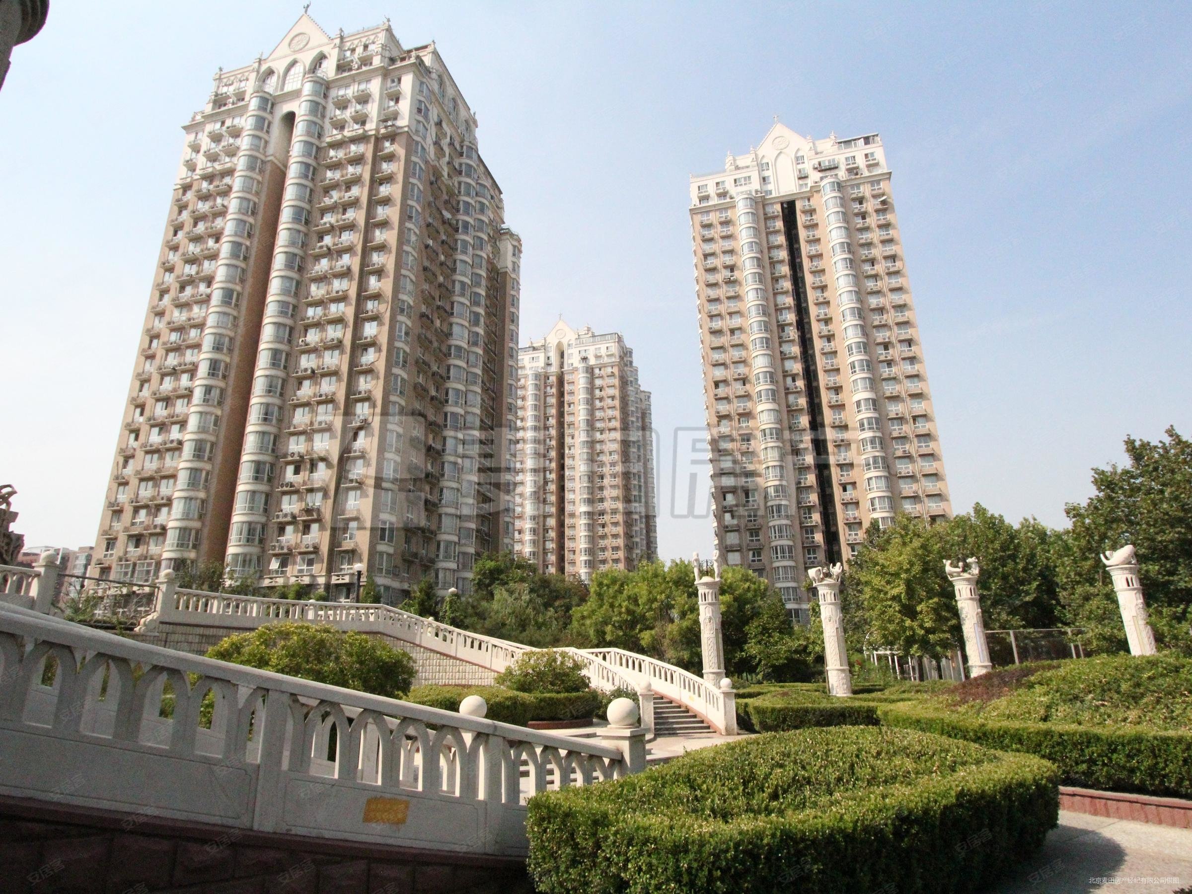 圣馨大地家园2室2厅2卫142.56㎡南930万