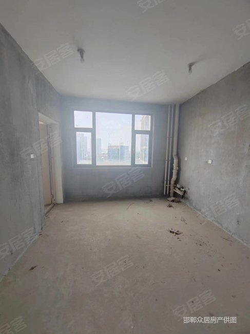 急售!鑫域国际毛坯4居室中间层邻安居东城枫丹白露