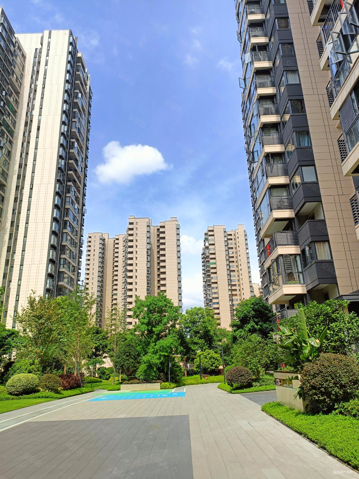 一期现房华润静兰湾钥匙在手随时看房送车位来电看房