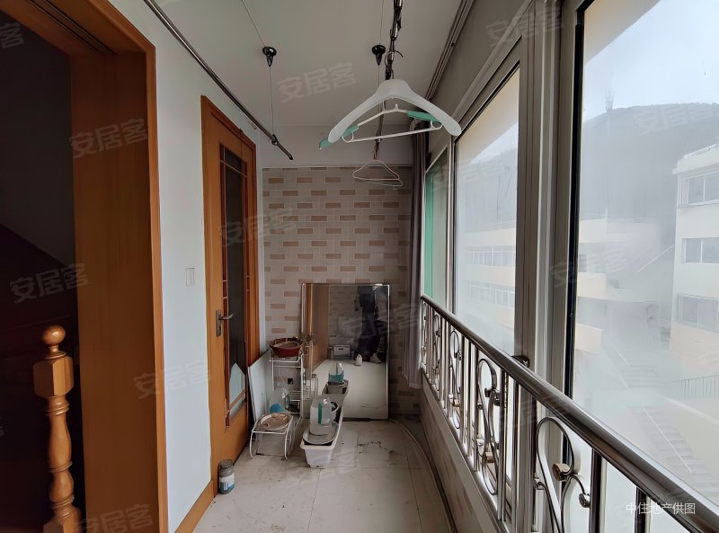 采光视野好,冠宇环翠山庄二手房,529万,5室3厅,2卫,196平米-济南安居