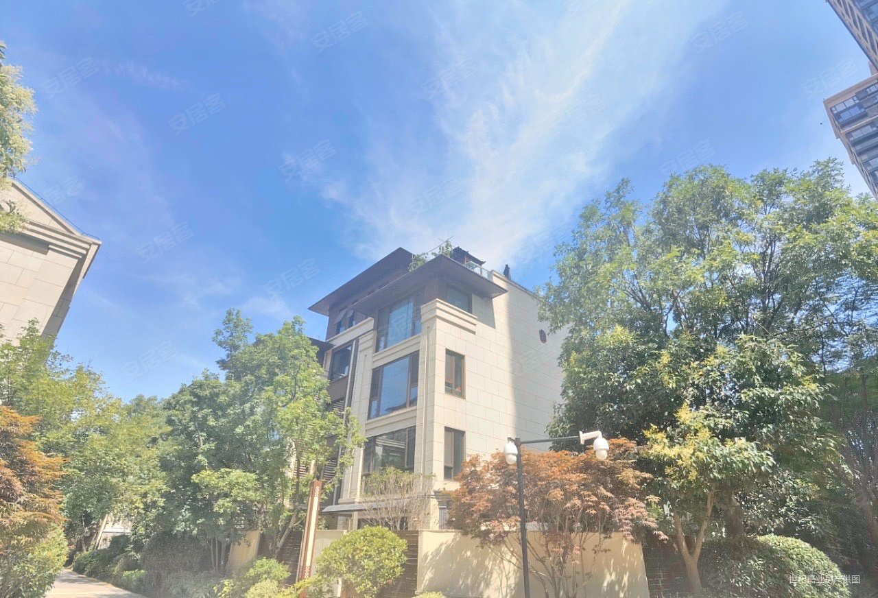 叠拼别墅 4室毛坯,清凉山居二手房,650万,4室2厅,3卫,197平米-西安