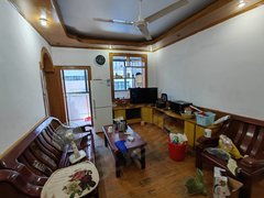 桂林象山中山南路安新南区 养生三楼边户 2房1厅1卫双阳台 出租900每月出租房源真实图片