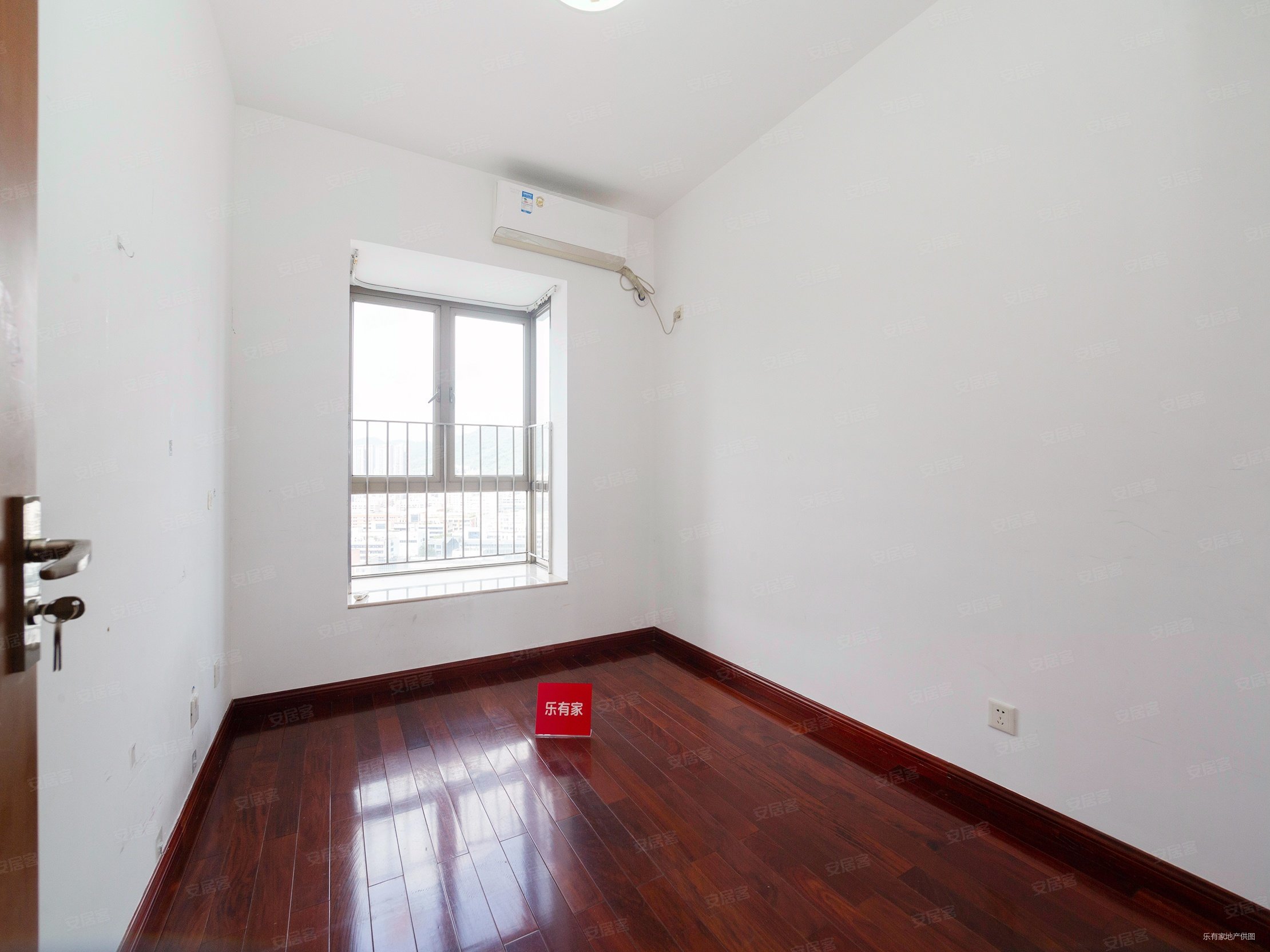 盛世鹏程花园4室2厅0卫147.93㎡南北1040万