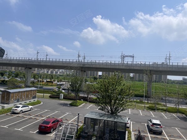 嘉兴海宁长安镇虹运驿府长安地铁口 虹运译府精装3室出租 拎包入住