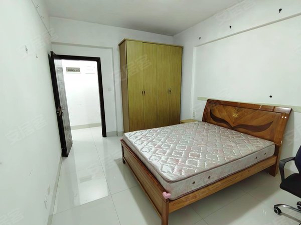 南宁青秀七星桃源怡景西湖新天地新民路南宁二中旁 西湖新天地精装一