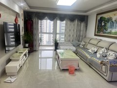 汉城国际精装三室两厅两卫家具家电齐全拎包入住看房有钥匙！