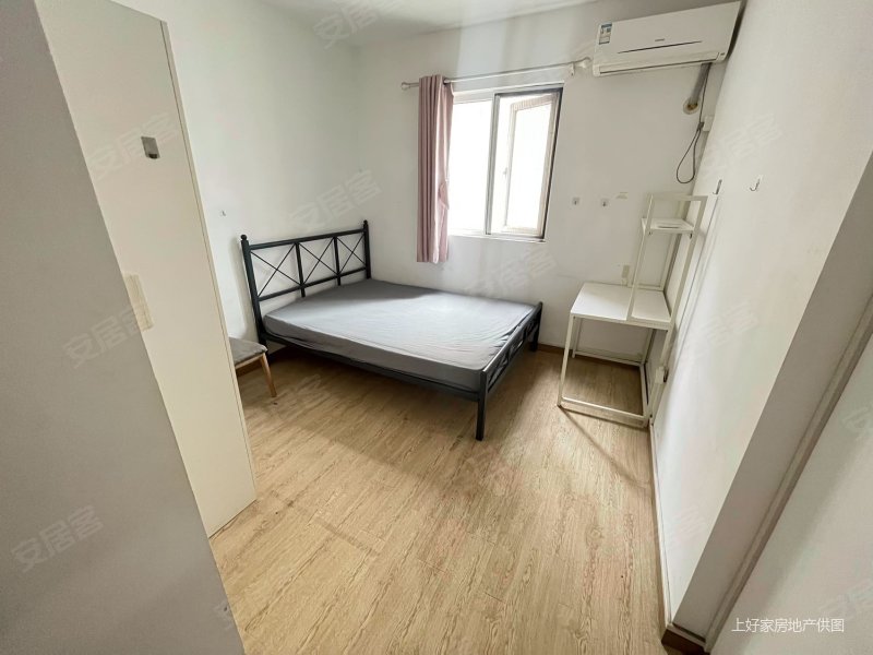 新长江滨江花园徐家棚578线两房中层看房方便满二