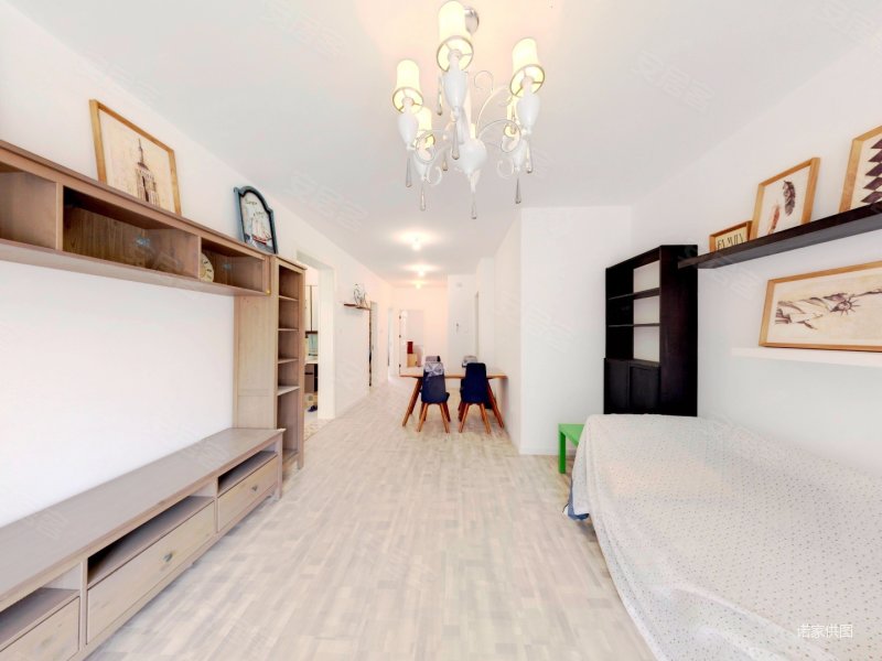 金地艺英里3室2厅1卫97.75㎡南北235万