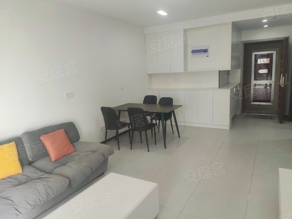 恒基旭辉府,宜城租房,旭辉府2800月,南区湖景房,14楼,全新装修,宜兴