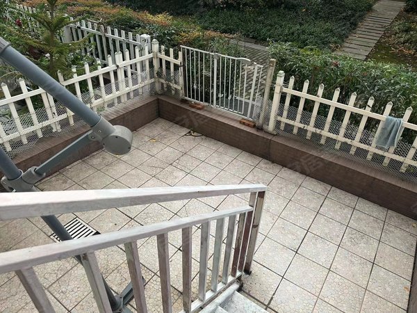 苏州张家港杨舍四季花园(张家港)房源采光好,南北通透,业主诚意出出租