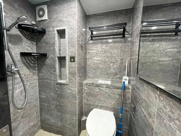 深圳福田华强北恒邦壹峯恒邦壹峯精装复式一房一厅,拎包入住,价格优