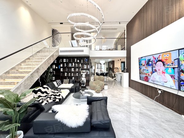 复试豪装大五房 总高六层 洋房小区 正商善水上镜 临金融岛