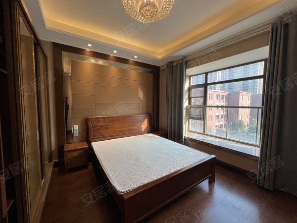 南昌南昌县振兴大道恒大翡翠珑庭恒大珑庭洋房中间楼层，学校旁一墙之隔，商业菜市场学校公园环绕出租房源真实图片