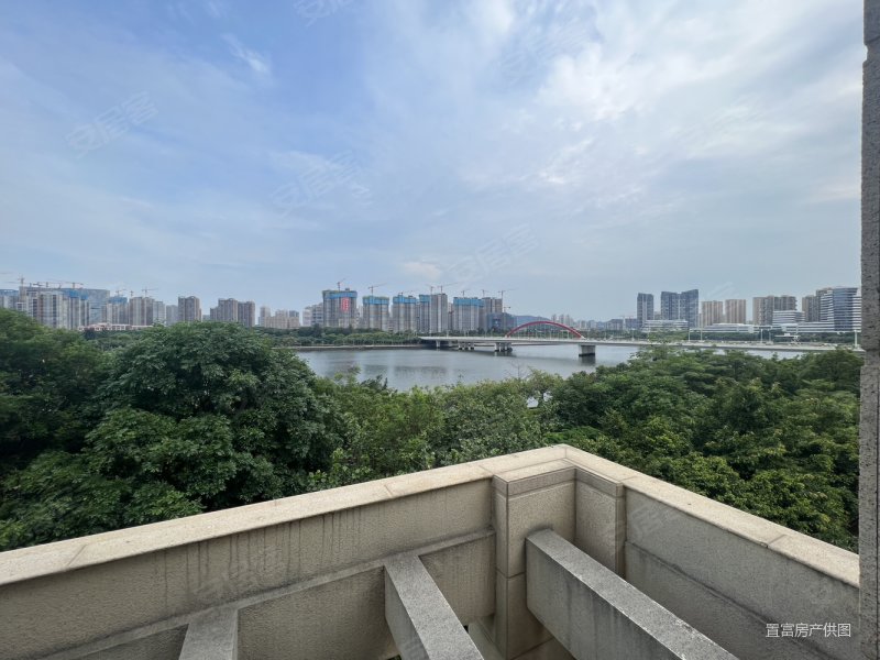 国贸天琴湾(二期)9室3厅6卫533㎡南北11800万