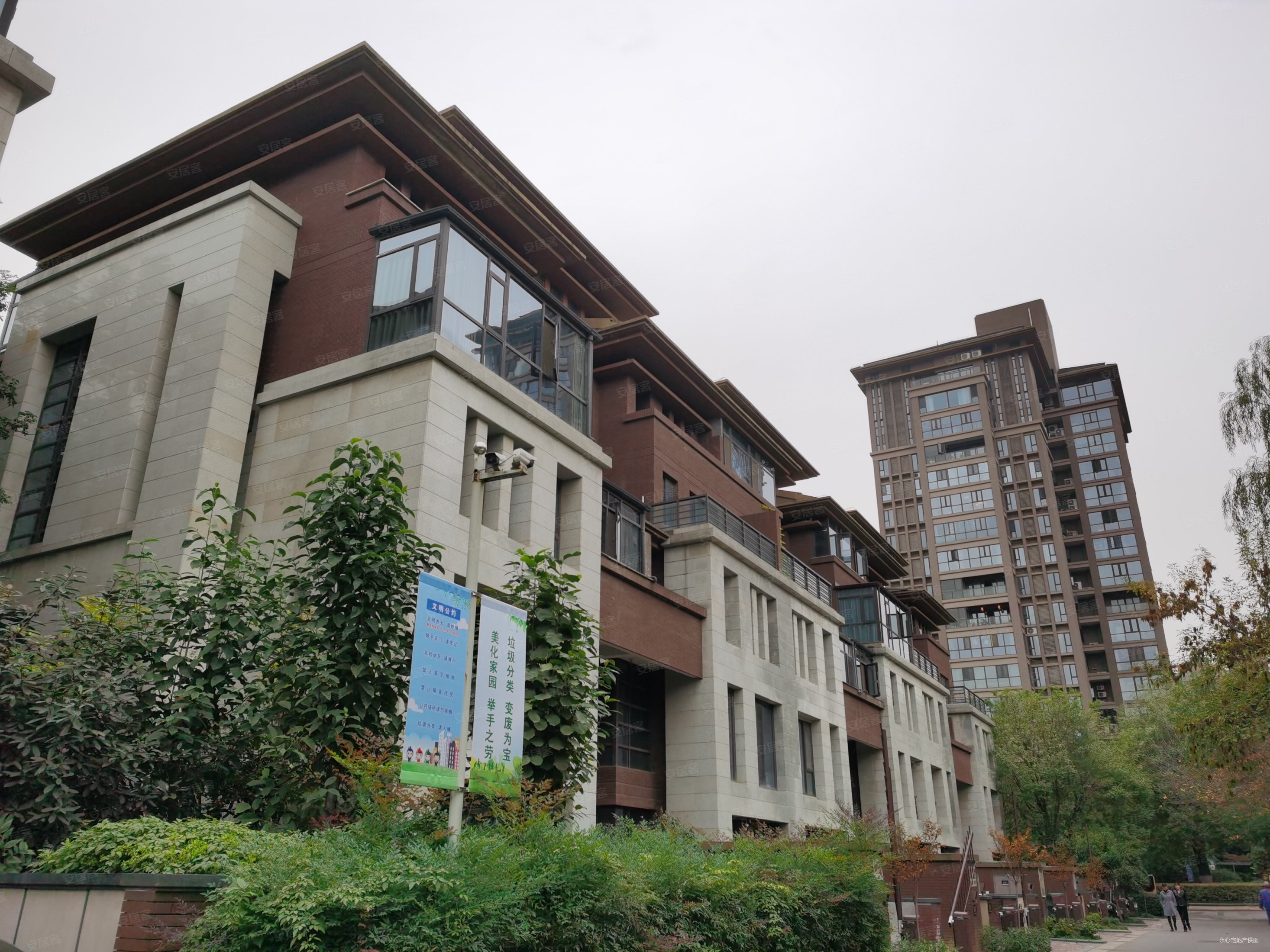 鸿基紫韵4室2厅3卫237.05㎡南北750万