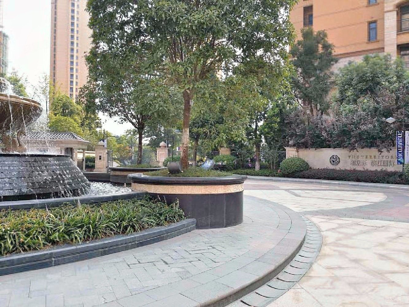 满2年东边户江景大平层雅居乐滨江国际三期新空毛坯3米6层