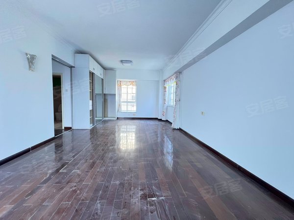 海口龙华滨海美银大厦万象城华润大厦旁,美银大厦,带大露台出租房源