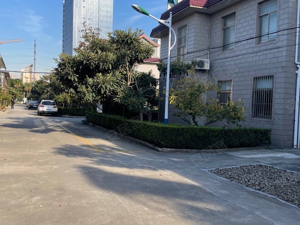 苏州太仓娄东康纪园太仓万达旁,独栋别墅,五室三厅三卫,带大院子,停车