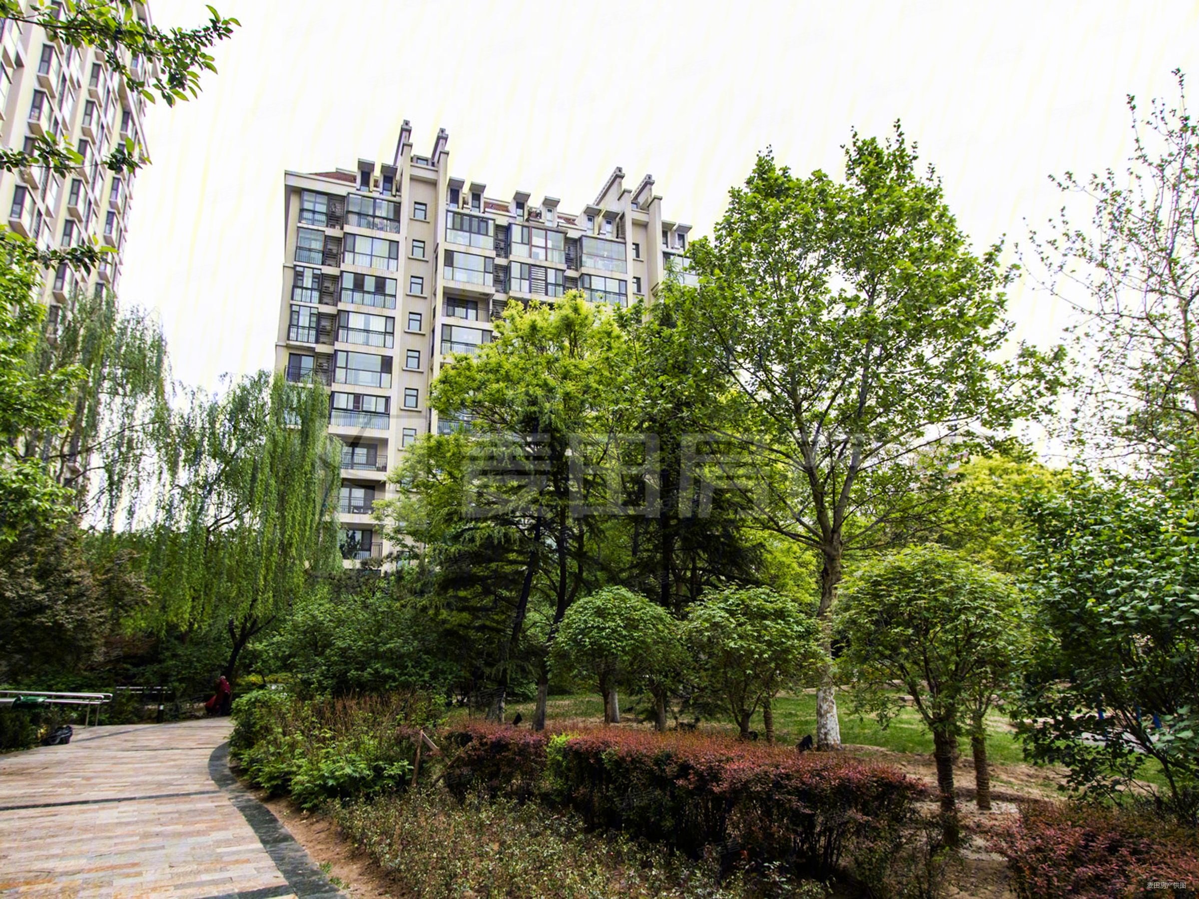 华业玫瑰东方3室2厅2卫167.21㎡南北1420万