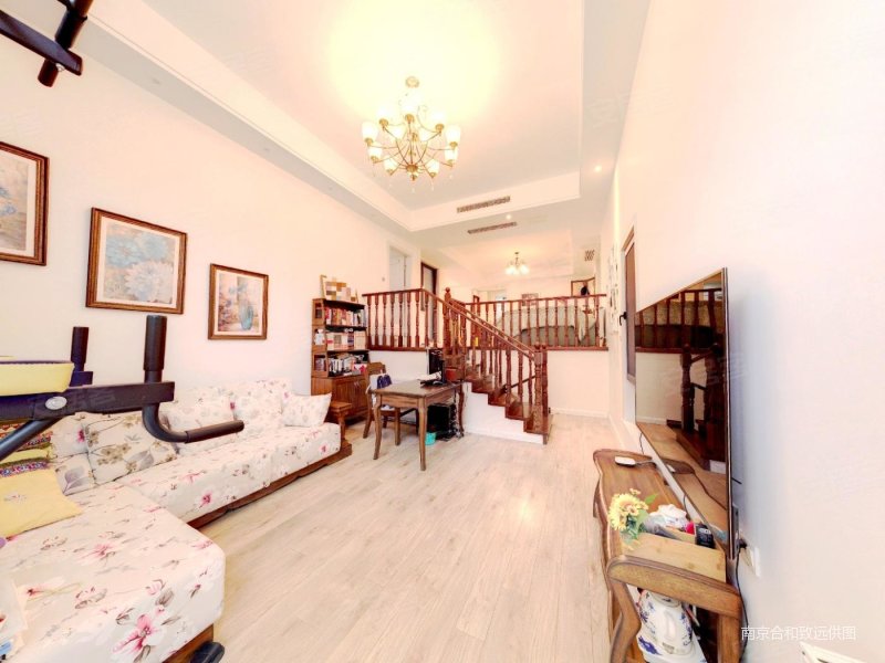 颐和南园花园洋房一楼带大院子负一楼约40平精装修