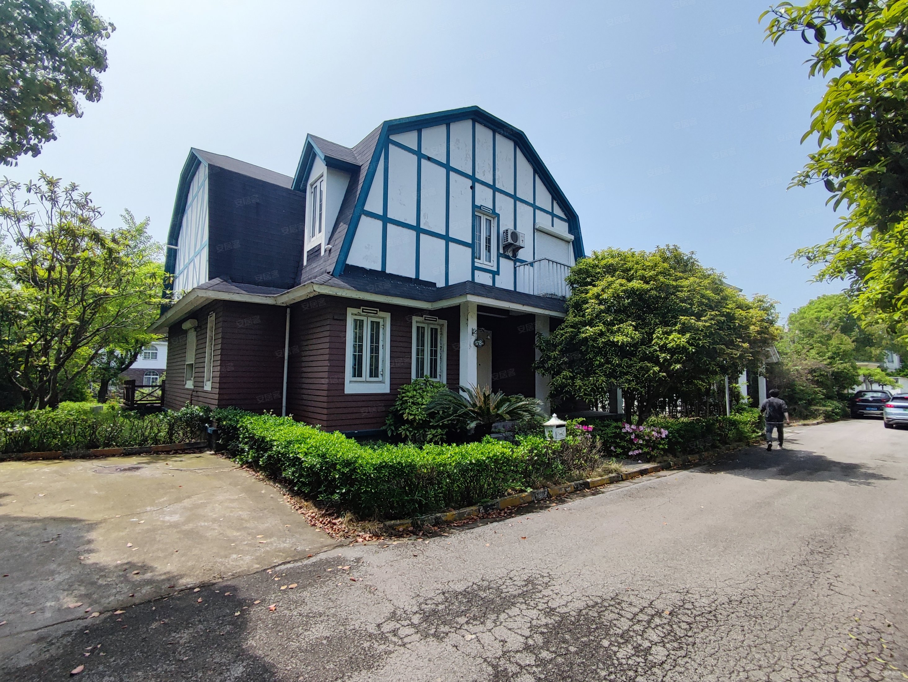 太湖之星 独立别墅 占地1亩,毛坯,出售800万