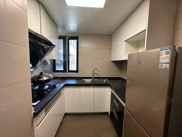 清远清城清城城区时代香海彼岸(清城区)1300元 精装干净3房 万达旁 香海彼岸南区 密码看房出租房源真实图片