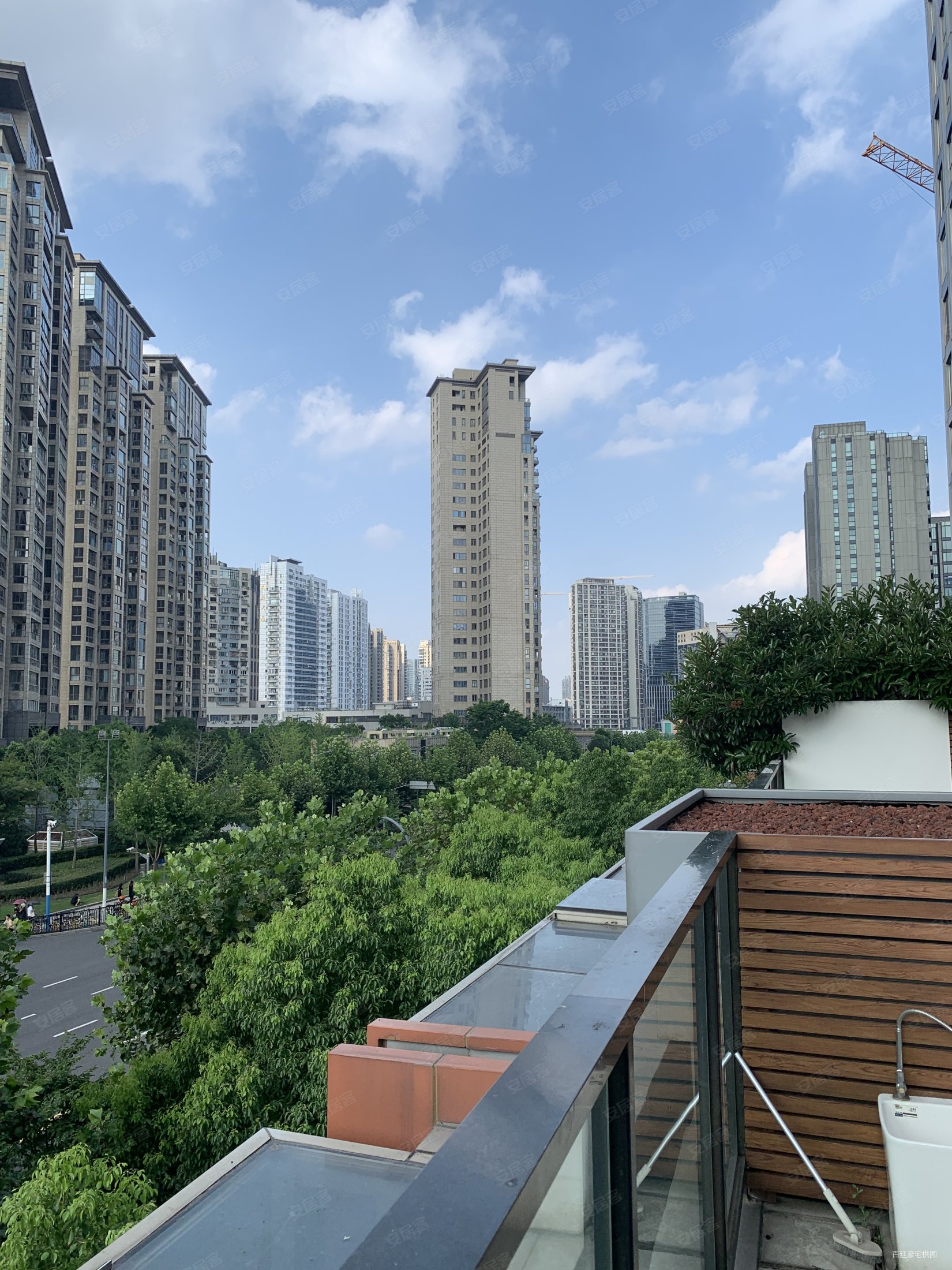 华侨城苏河湾行政公馆(二期)3室2厅2卫200㎡南3200万