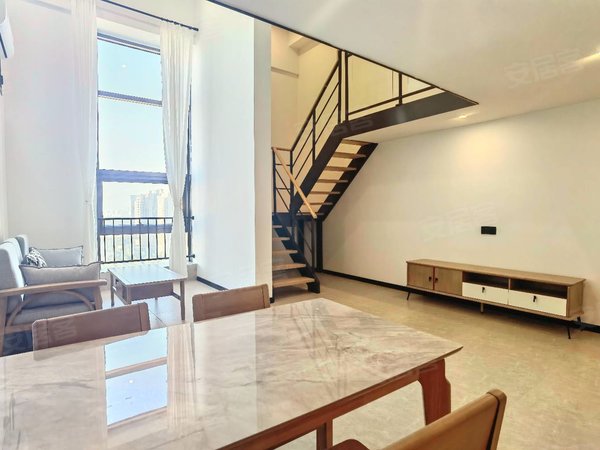 厦门海沧阿罗海广场南海三路1101号楼港汇公寓 复式两房 一年免一个月