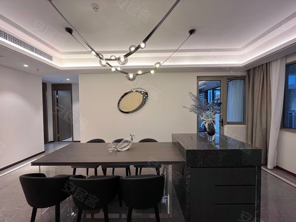 长沙岳麓梅溪湖北梅溪华府梅溪华府 4室2厅3卫 电梯房 精装修 216平