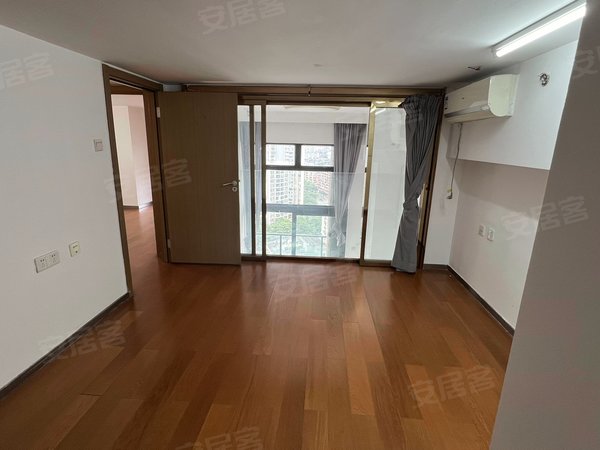 江燕路租房,真实在租 万科里公寓 高层复试3房 北向望广州塔 商住两用