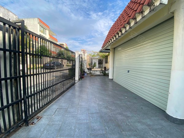 东莞长安长安中心区钻利花园(别墅)长安钻利花园别墅共4层带花园诚意