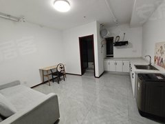 东台东台城区鼓楼路步行街靠门口，好停车，好充电，关键是门口就是小学，上学上班方便出租房源真实图片