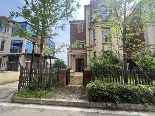 南昌湾里幸福保利半山国际兰乔圣菲(别墅)(带前后院子 带地下室)保利