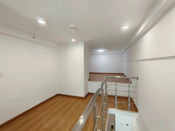 海伦堡精装loft一室拎包入住干净清爽肿瘤医院43医院旁