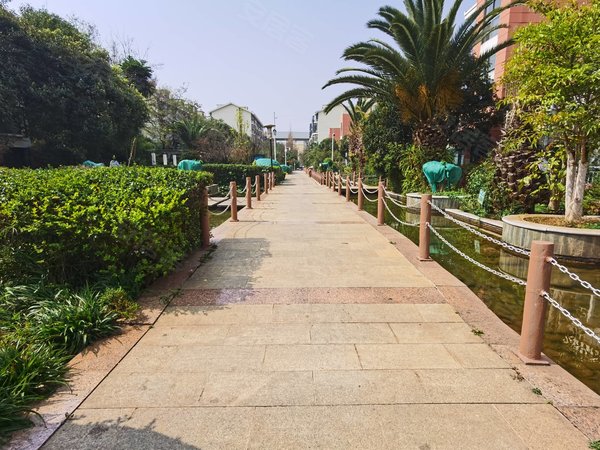 昆明西山滇池路片区康泰园随时看房 带花园 带车位 温泉入户 可办公