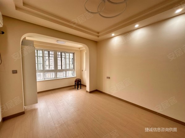 祥和洋房10楼总高11层85平电梯房102万