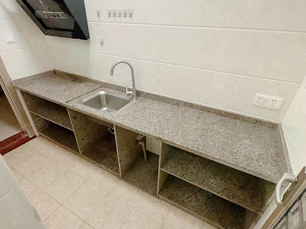 柯木塱租房,6号线高塘石地铁口,近网易968创意园,大阳台,家私家电齐全