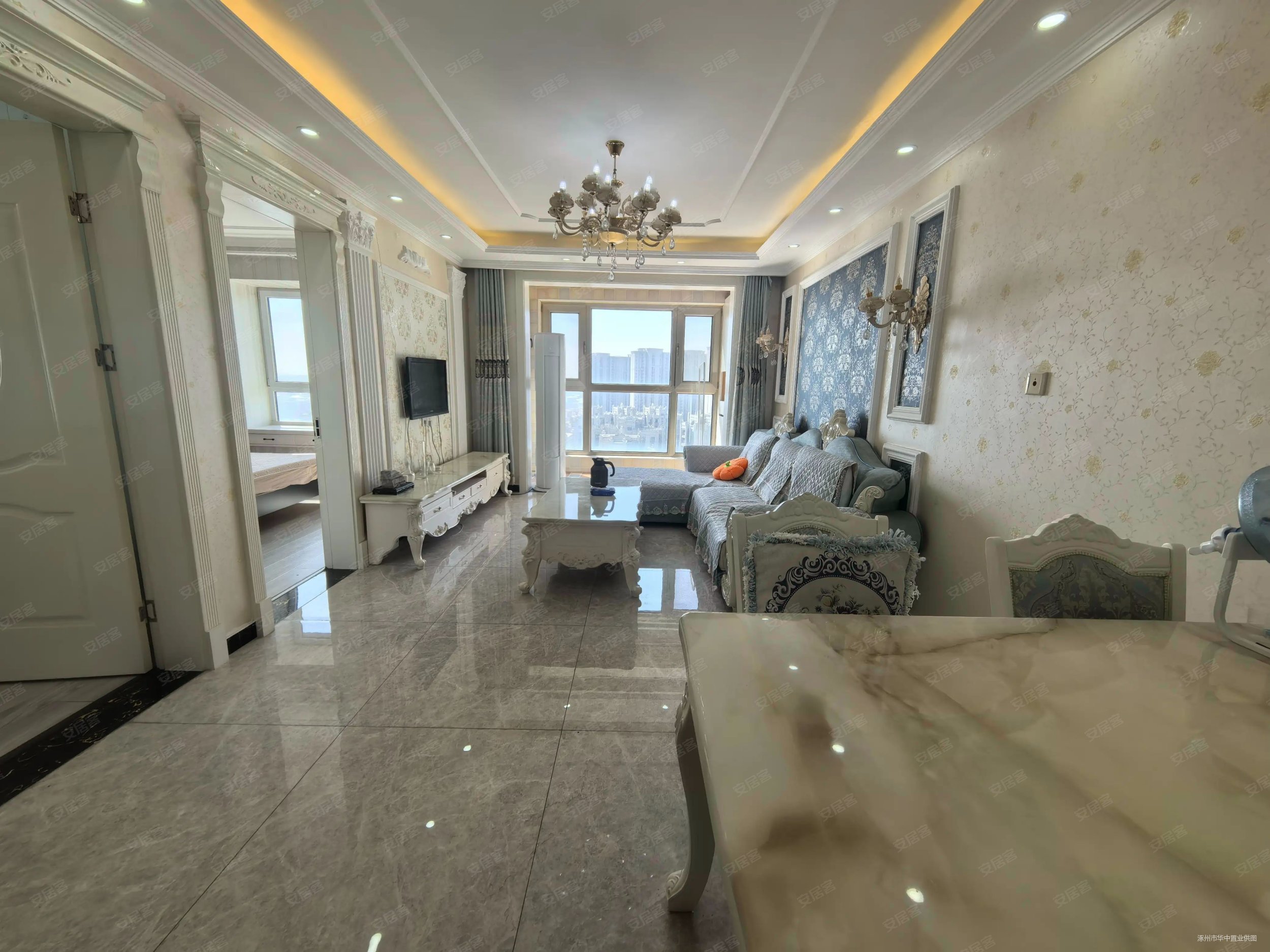 华融现代城3室2厅1卫93㎡南55万