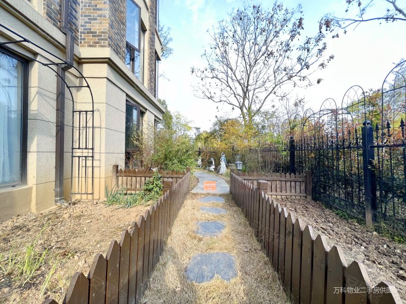 白鹭郡南秋荷坊精装修带花园超低密度商品房