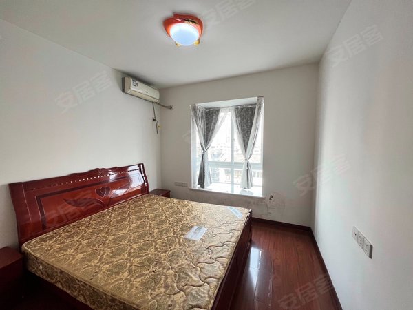 重庆潼南潼南城区国防大厦江北井田市场旁精装两室拎包入住随时可以