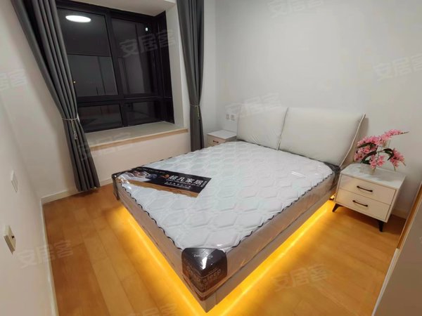 上海松江松江新城绿地云峰名邸近东华学校 近华东政法 全新装修 电梯