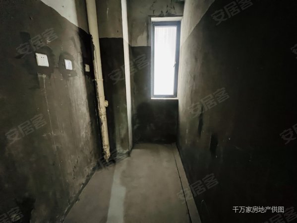 御城金湾1室1厅1卫39.27㎡东南45万