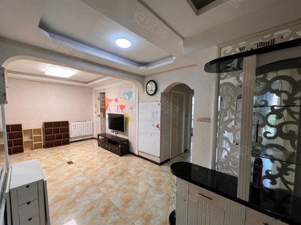 戚家庄 海韵华府b区2室精装1楼 威海公园青岛中路附近