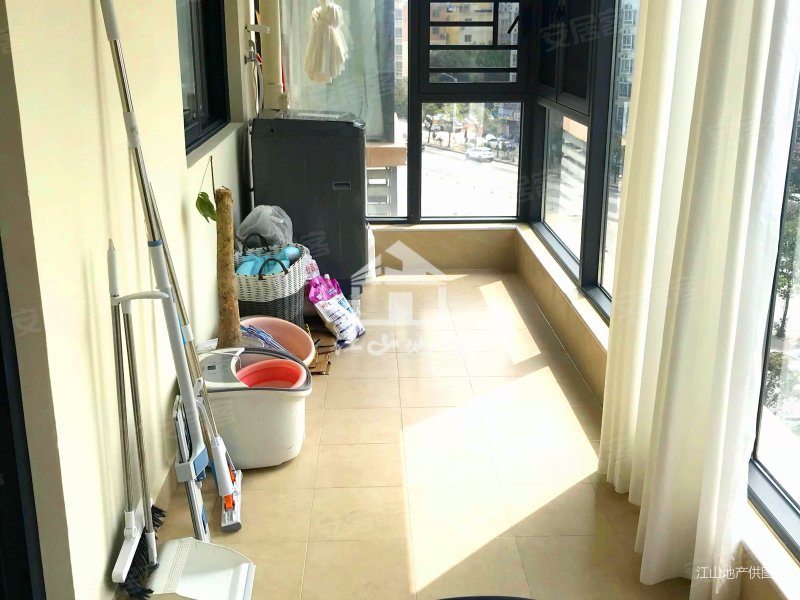 南宁大唐天悦4房2厅精装103万