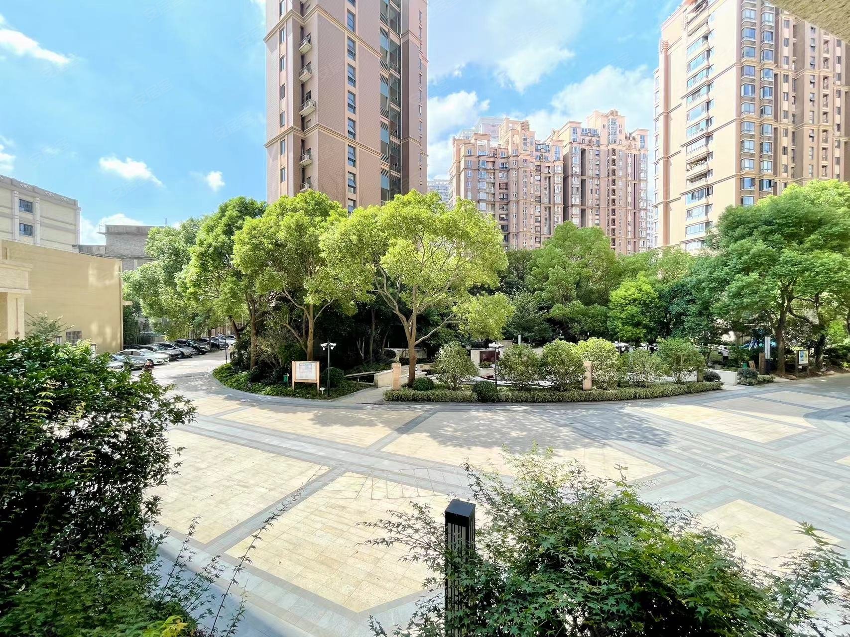 复地雅园4室2厅2卫173.41㎡南北2398万