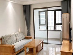 青岛崂山山东头(专注玖玺城首府)套二,全新实木家具,带车位,2号线金狮青医出租房源真实图片